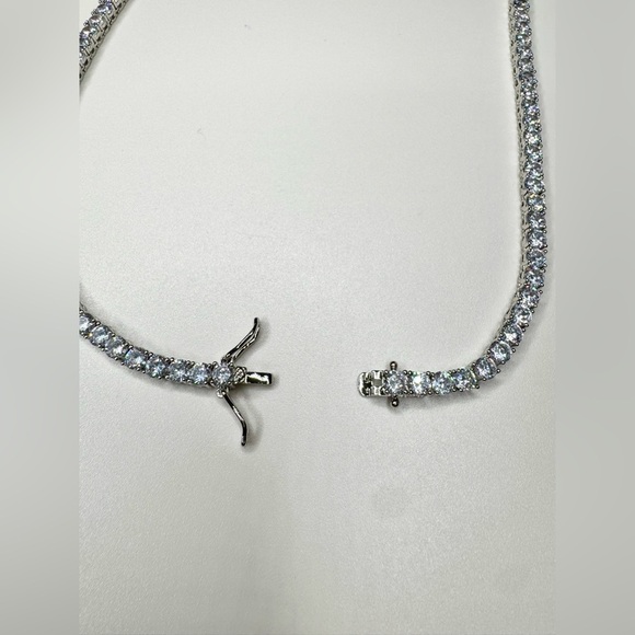 Tennis Necklace w/CZ Stunning - Picture 3 of 5